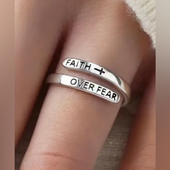 NWT Vintage “Faith Over Fear” Silver Adjustable Ring - Picture 3 of 7